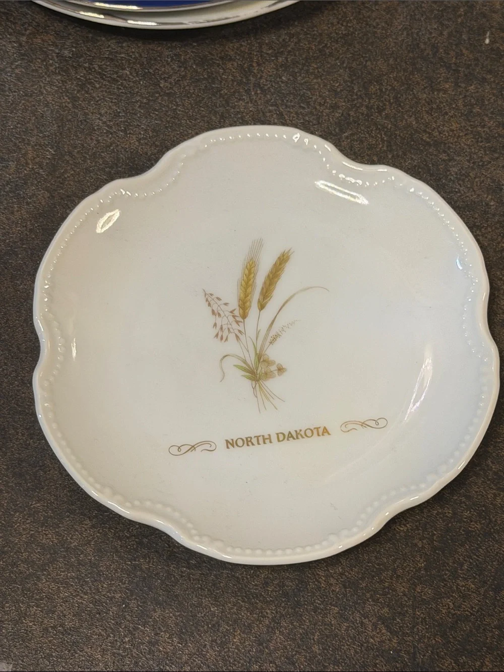 North Dakota Decorative White Porcelain Plate with Wheat Motif